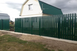 Забор из евроштакетника на ленточном фундаменте 70 метров фото в Лобне