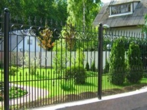 Кованые заборы на ленточном фундаменте 80 метров фото в Лобне