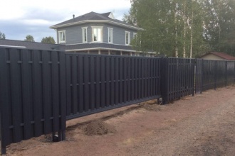 Забор из евроштакетника с бетонированием столбов 80 метров фото в Лобне